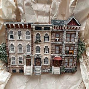 Brian Bakers Deja Vu Collection - Stone Victorian #1554. Retired Dec 31 1994